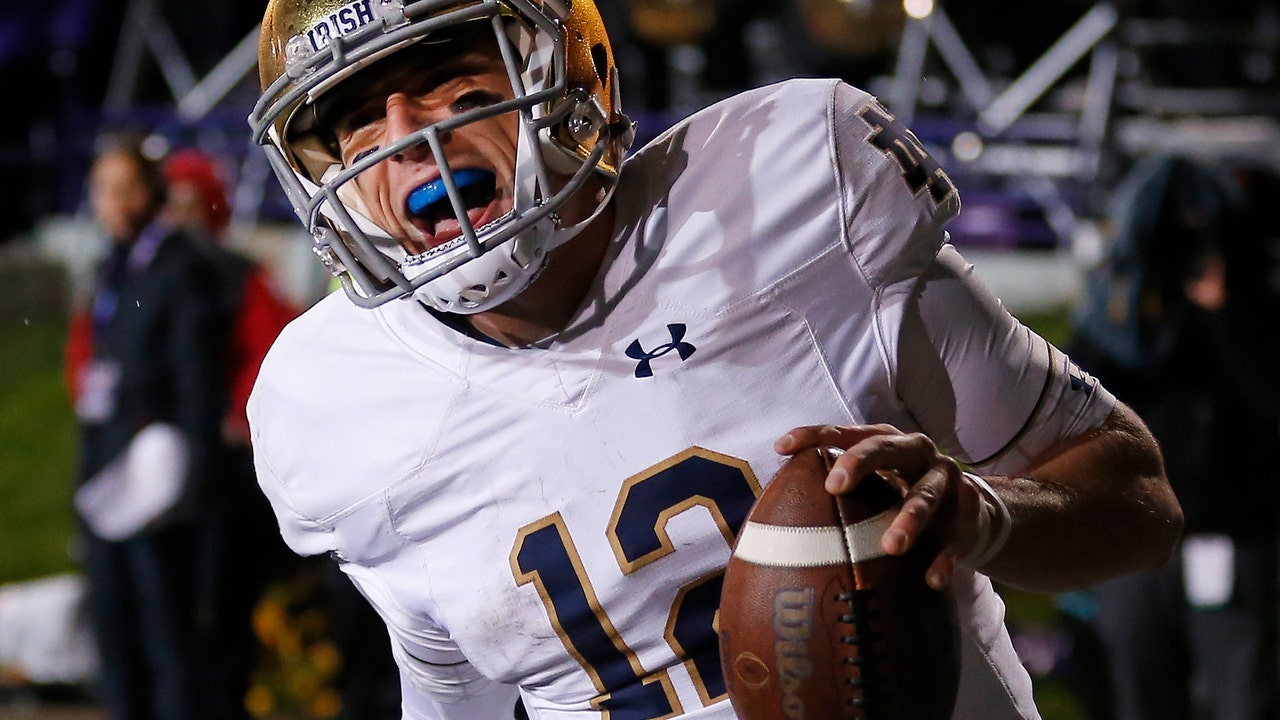 AP sources: Notre Dame QB Wimbush to start for ailing Book